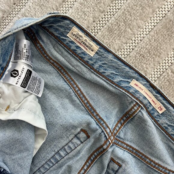 Levi’s Ribcage Straight Ankle Jean in Middle Road, size 29W x 29L - Picture 4 of 7